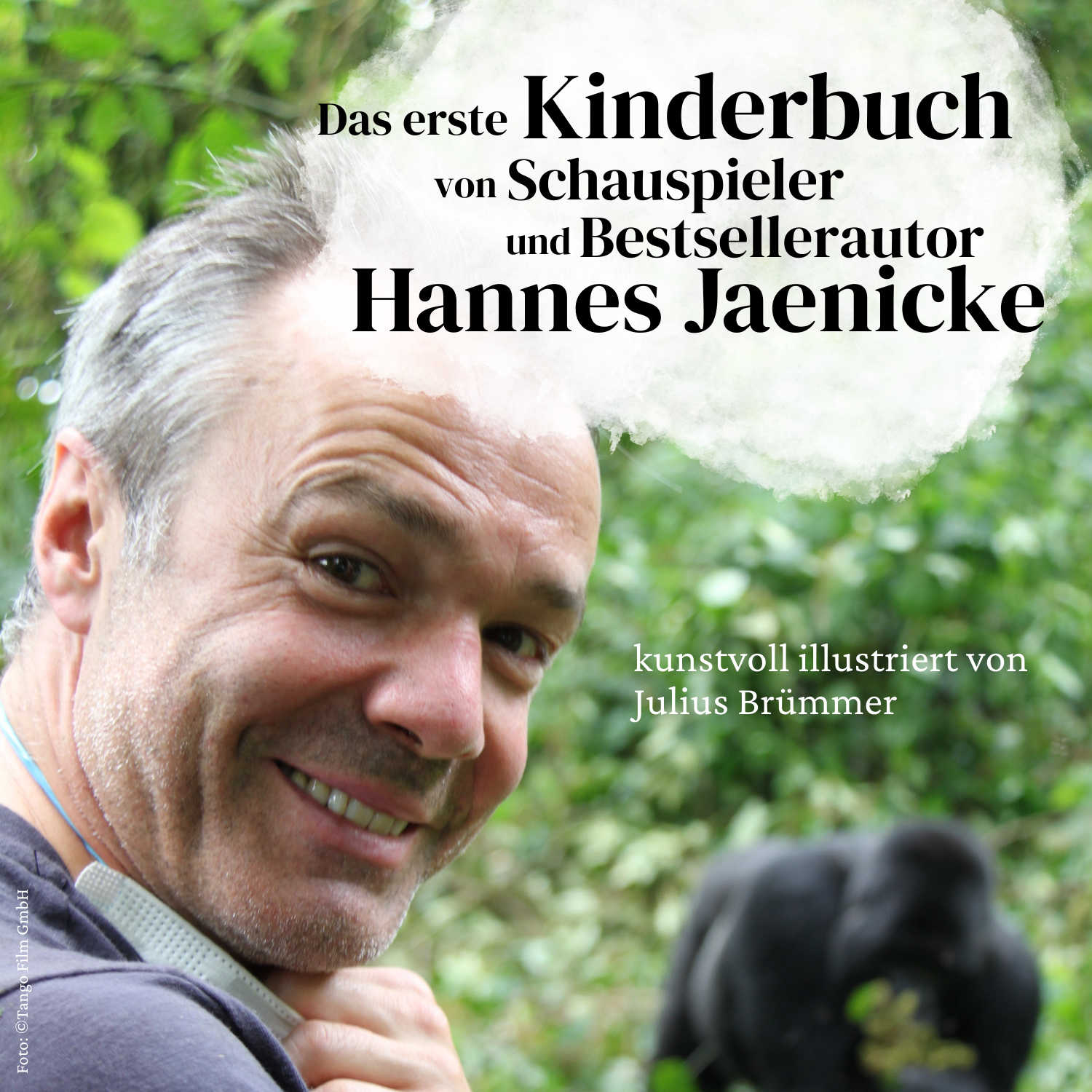Bild von Autor Hannes Jaenicke und verschwommen im Hintergrund ist ein Gorilla zu sehen.